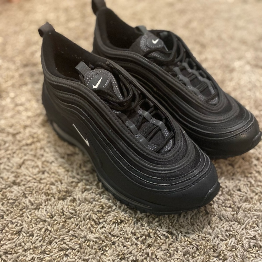 Perfect Condition. Barely Worn - image 3